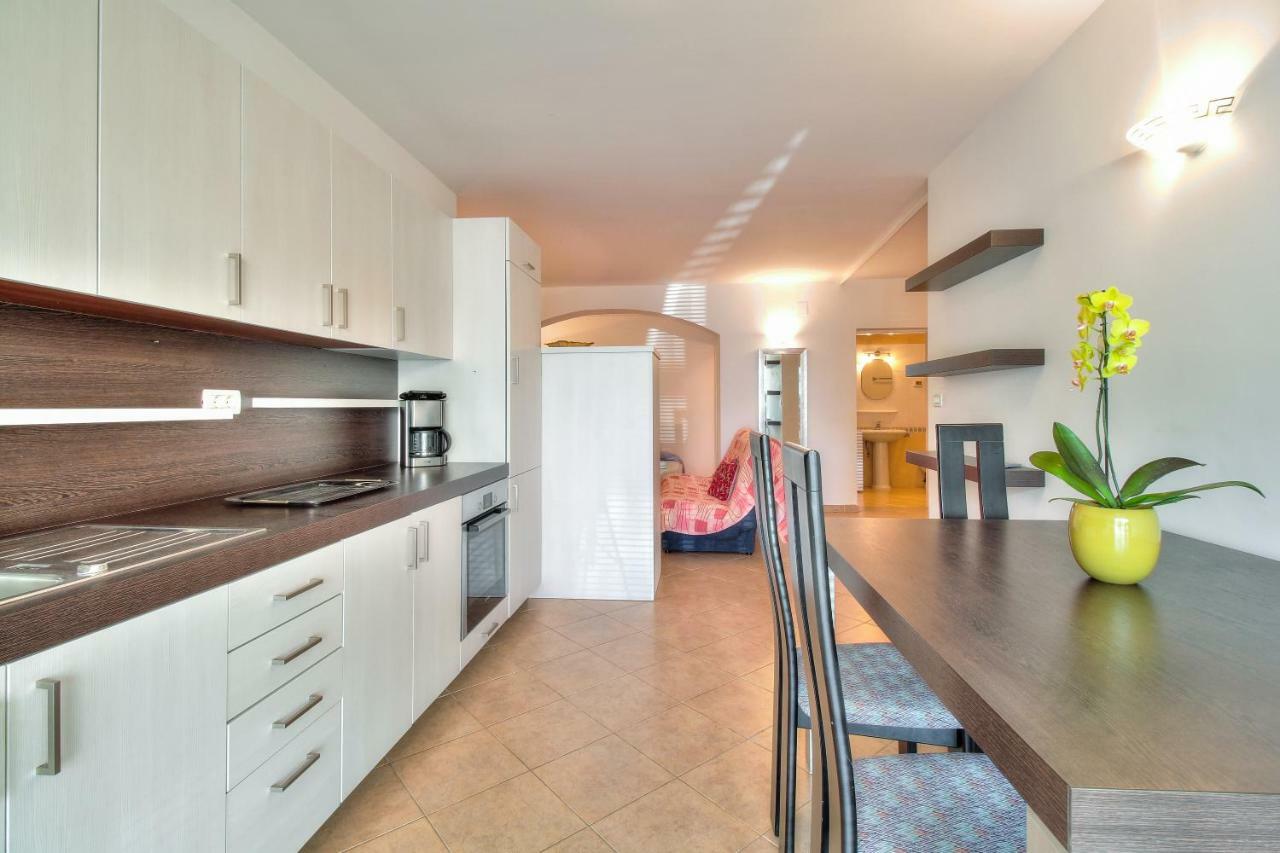 Apartment Katarina Crveni Vrh Dış mekan fotoğraf